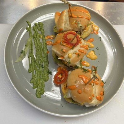 chicken tikka sliders